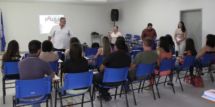 Secretaria de Assistência Social de Barra de São Francisco capacita servidores para Escuta Especializada em Combate à Violência Sexual Infantil