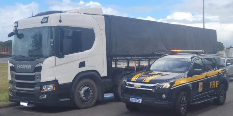 PRF recupera em Linhares 30 toneladas de café roubado em MG