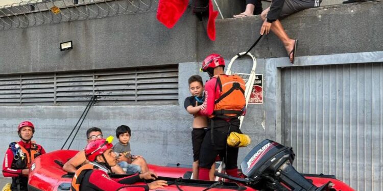 RS: Bombeiros capixabas encontram corpo de último desaparecido em Santa Cruz do Sul