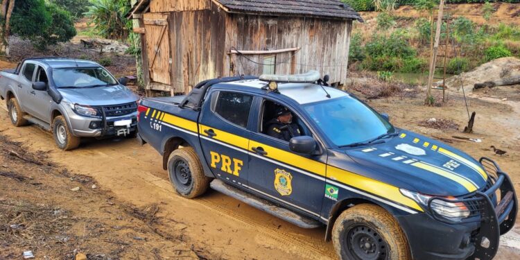 PRF resgata 11 trabalhadores em condições análogas às de escravos
