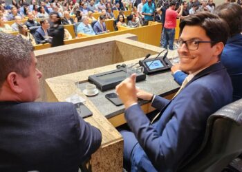 Mazinho reúne aliados do governador para discutir rumos em Vitória