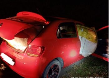 Mulher rouba carga de caminhão acidentado e acaba presa pela PRF