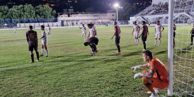 Real Noroeste e Serra empatam pela Série D em confronto capixaba Real Noroeste e Serra empatam pela Série D em confronto capixaba