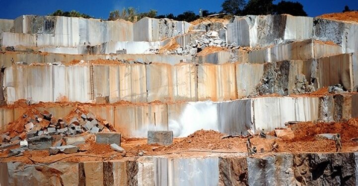 Setor de rochas ornamentais sofre duro golpe com tarifa de 50% de Trump a produtos brasileiros