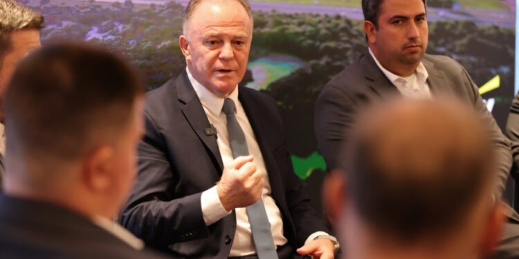 Governador apresenta parques estaduais para investidores internacionais