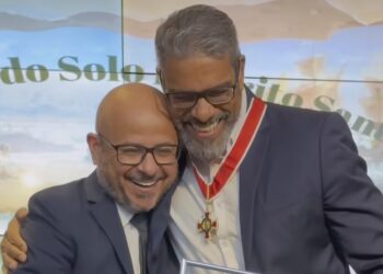 Pastor Usiel recebe comenda na Câmara de Vitória por defesa dos direitos humanos