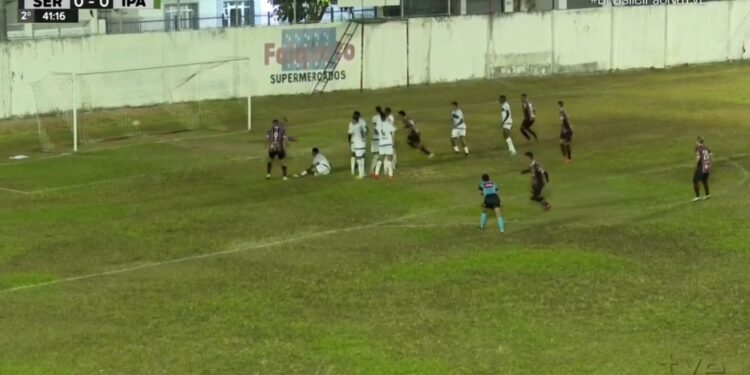 Serra mantém a liderança na Serie D do Brasileiro, ajudado pelo Real Noroeste Serra mantém a liderança na Serie D do Brasileiro, ajudado pelo Real Noroeste