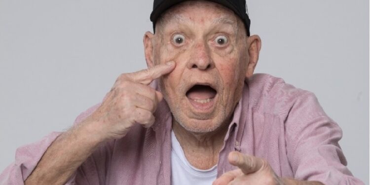 Olho no lanceeeee: Silvio Luiz em coma induzido após derrame durante transmissão