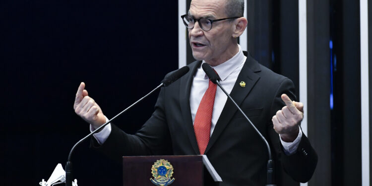 Contarato quer proibir cancelamentos de planos de saúde para idosos e pessoas com deficiência Contarato quer proibir cancelamentos de planos de saúde para idosos e pessoas com deficiência
