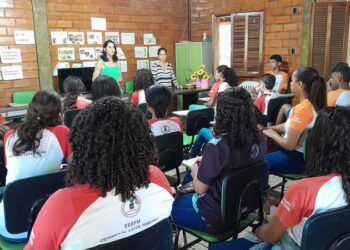 Alunos de Água Doce do Norte visitam Parque Sombra da Tarde, em Barra de São Francisco