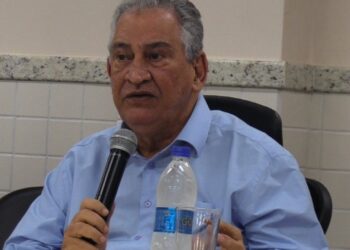 Prefeito Enivaldo dos Anjos lidera pesquisa em Barra de São Francisco