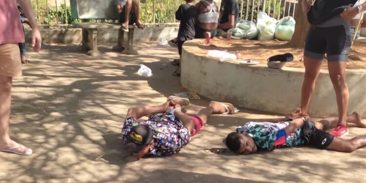 Polícia acaba com festa junina do tráfico e prende quadrilha na praça