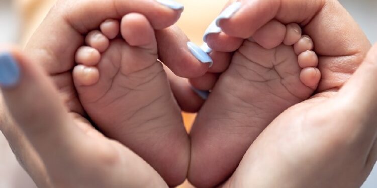 Junho Lilás: autoridades alertam sobre a importância do teste do pezinho