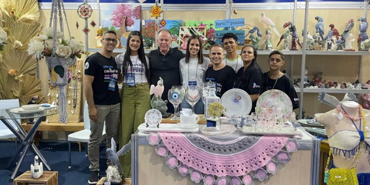 Artesanato de Barra de São Francisco é destaque na Feira dos Municípios 2024