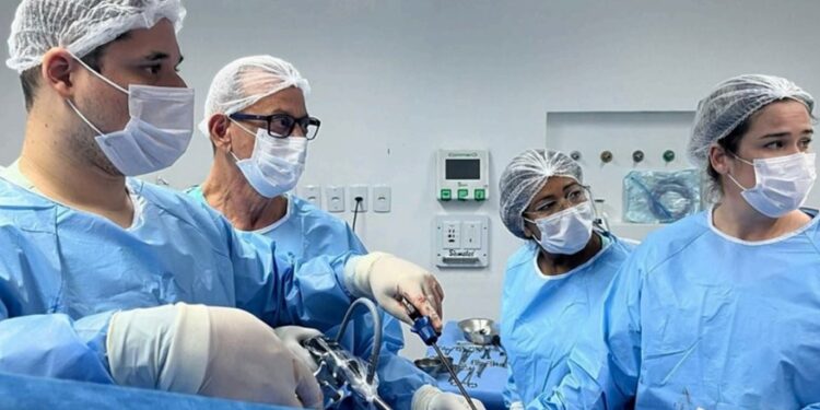 Hospital Estadual Roberto Silvares, em São Mateus, realiza primeira cirurgia por vídeo Hospital Estadual Roberto Silvares, em São Mateus, realiza primeira cirurgia por vídeo