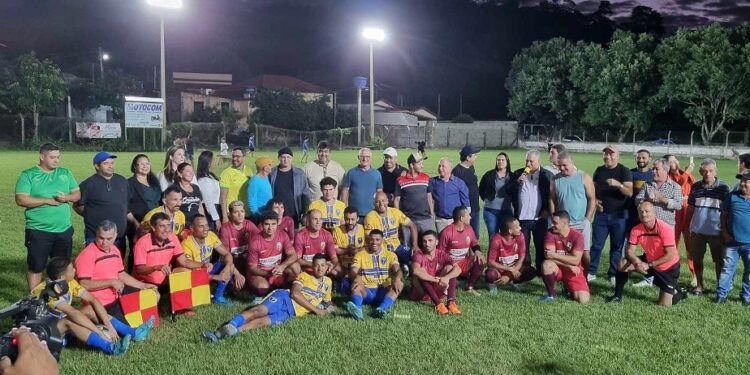 Prefeitura de Barra de São Francisco inaugura iluminação do campo de futebol do distrito de Monte Senir