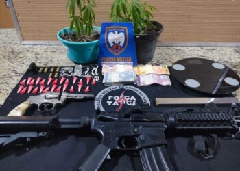 PM dá o bote, prende seis por tráfico no bairro Estrela com drogas e armas