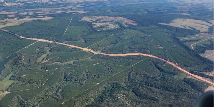 Veja imagens inéditas da rodovia que vai encurtar viagem para o Norte pelo litoral do ES Veja imagens inéditas da rodovia que vai encurtar viagem para o Norte pelo litoral do ES