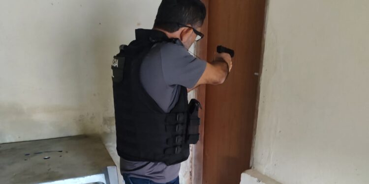 PC prende em Ipatinga acusado de matar jovem paulista na Serra