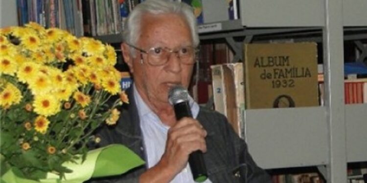 Morre aos 90 anos, em Vitória, o escritor e professor Luiz Guilherme Santos Neves Morre aos 90 anos, em Vitória, o escritor e professor Luiz Guilherme Santos Neves