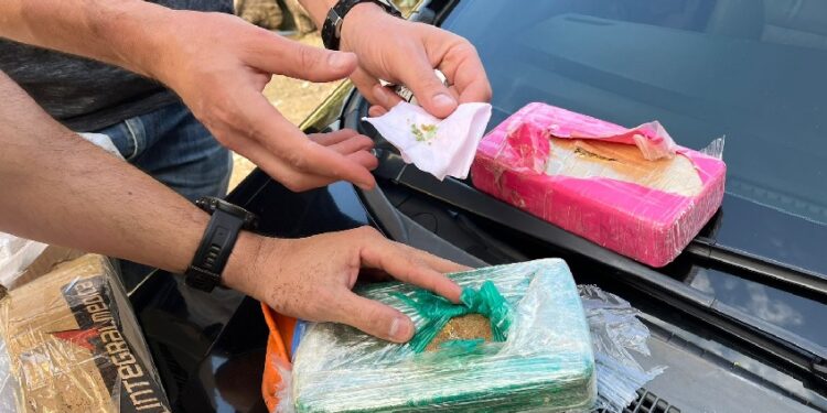 Polícia Federal apreende 2,5kg de pasta base de cocaína enviada pelos Correios