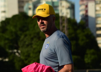 Rafael Jaques conta com o apoio da torcida Alvianil em tira-teima contra o Porto Vitória