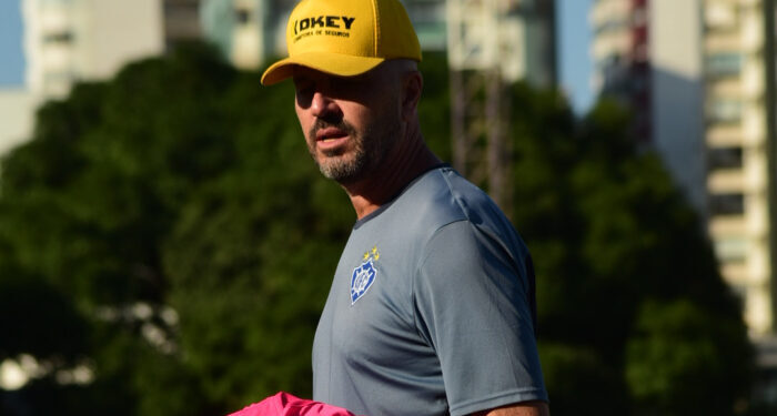 Rafael Jaques conta com o apoio da torcida Alvianil em tira-teima contra o Porto Vitória