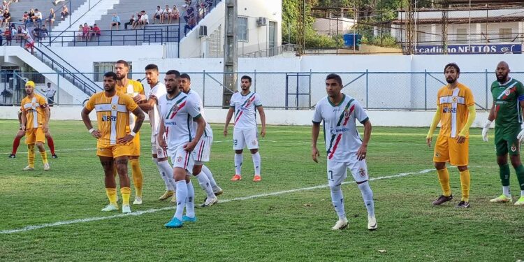 Real Noroeste perde em casa para o Brasiliense e se complica para jogo de volta da Série D