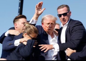 FBI investiga como tentativa de homicídio ferimento de Trump em comício; atirador teria morrido