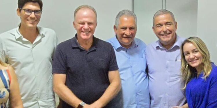 Enivaldo admite candidatura à  reeleição: “Vou conversar com Deus”