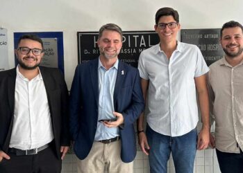 Subsecretário de Saúde de Estado Érico Sangiorgio e Deputado Mazinho dos Anjos realizam visita técnica ao hospital de Barra de São Francisco Subsecretário de Saúde de Estado Érico Sangiorgio e Deputado Mazinho dos Anjos realizam visita técnica ao hospital de Barra de São Francisco