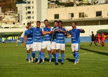Vitória goleia o Vilavelhense e se isola na liderança do Grupo B da Copa ES