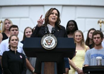 Tiro pela culatra: Kamala já aparece à frente de Trump em pesquisa nos EUA
