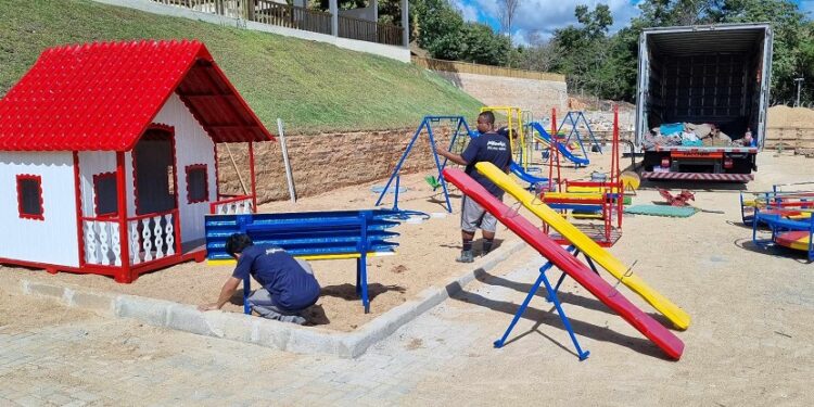 BSF: Praça Floro Lima, na Vila Landinha, receberá parquinho para as crianças BSF: Praça Floro Lima, na Vila Landinha, receberá parquinho para as crianças