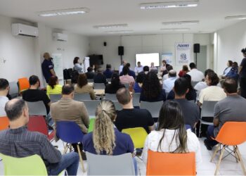 Aderes encerra por Cachoeiro debate sobre a Lei das micro e pequenas empresas no interior