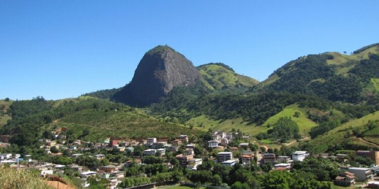 Condenado a 30 anos de prisão homem que matou mulher na frente das filhas