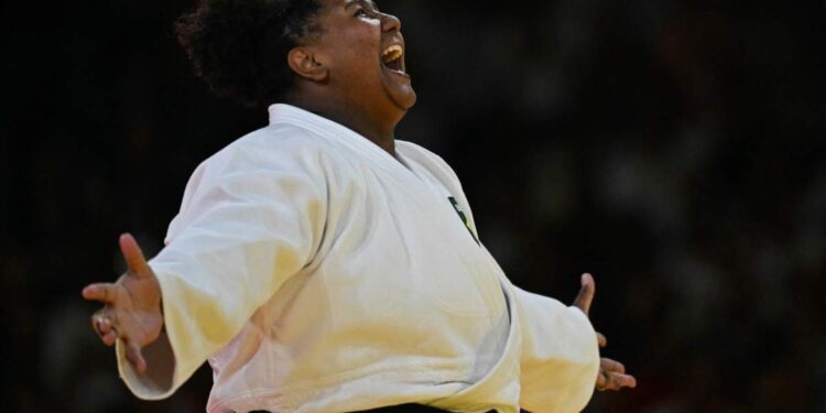 Beatriz Souza, do judô, conquista a primeira medalha de ouro do Brasil em Paris