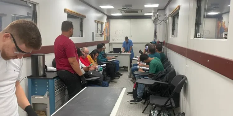 Em parceria com a Semdege, Senai forma eletricistas prediais em Barra de São Francisco