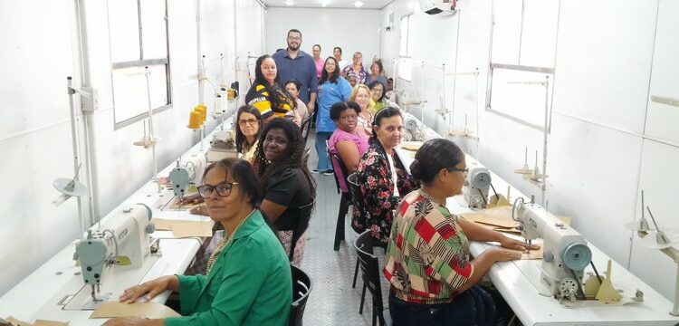 Em parceria com a Semdege, Senai traz unidade móvel com curso de costureiro(a) industrial para Barra de São Francisco