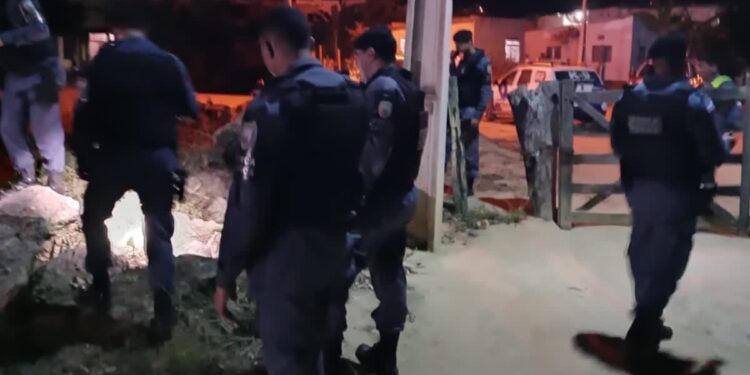 Cinco presos em flagrante pela PM por tráfico de drogas em Água  Doce do Norte