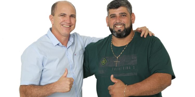 Marcelo Firmino registra candidatura a prefeito com Marmitão Caminhoneiro como vice