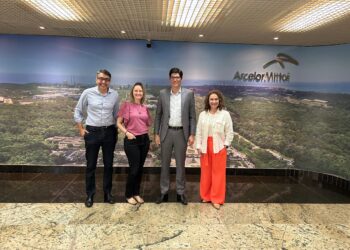 Deputado Mazinho dos Anjos alinha parceria com ArcelorMittal para implantação do Programa Novos Caminhos em Barra de São Francisco