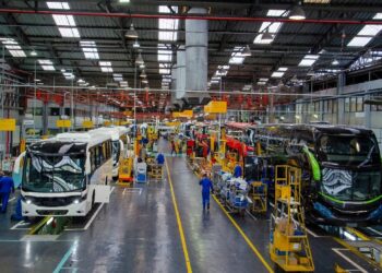 Marcopolo investe R$ 260 milhões para produzir ônibus elétricos e gerar 500 novos empregos