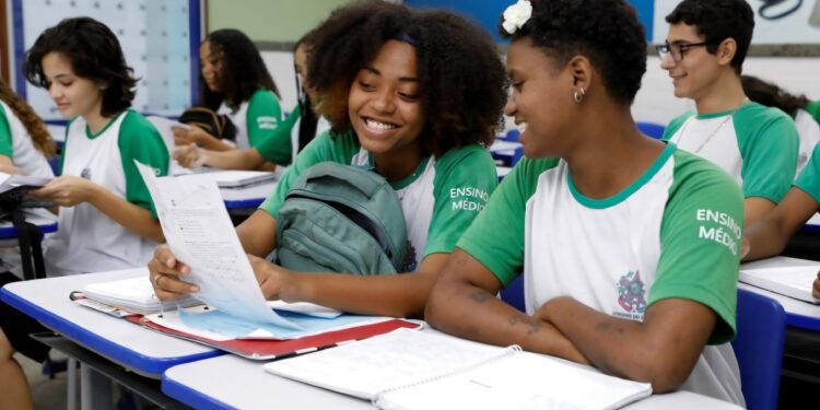 ES se destaca com melhor nota do IDEB das escolas estaduais de ensino médio