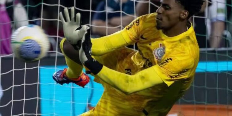 Hugo Souza pega três pênaltis e classifica o Corinthians na Sul-Americana Hugo Souza pega três pênaltis e classifica o Corinthians na Sul-Americana