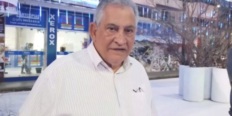 Enivaldo acolhe decisão judicial, motivada por denúncia anônima, suspende serviços e poderá demitir pessoal Enivaldo acolhe decisão judicial, motivada por denúncia anônima, suspende serviços e poderá demitir pessoal