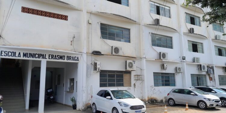 Após ameaça de greve, Prefeitura de Barra de São Francisco emite nota e fala sobre piso do magistério; veja Após ameaça de greve, Prefeitura de Barra de São Francisco emite nota e fala sobre piso do magistério; veja