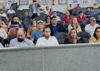 Pré-candidatos francisquenses participam de palestras sobre democracia e eleições 2024