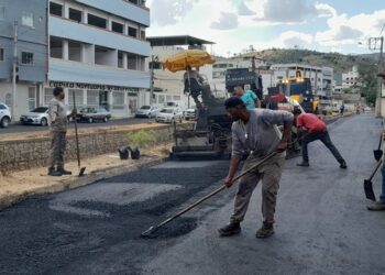 Obras de pavimentação da Avenida Prefeito Adelino Coimbra seguem adiantadas em Barra de São Francisco