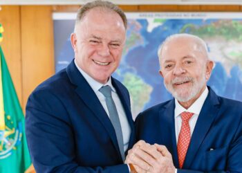 Casagrande pede a Lula que Ibama desenrole processos de licenças ambientais do ES